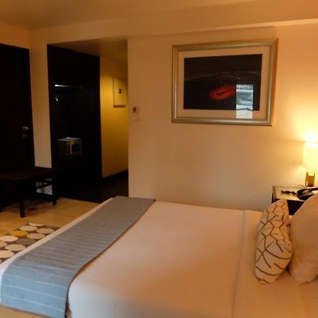 The Rose Bangkok Hotell Eksteriør bilde